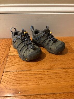 Keen size 8 toddler Kids' Gray and Blue Sneakers